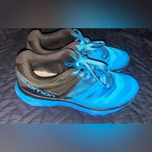 Salomon Trail Running Shoes Size 8 mens